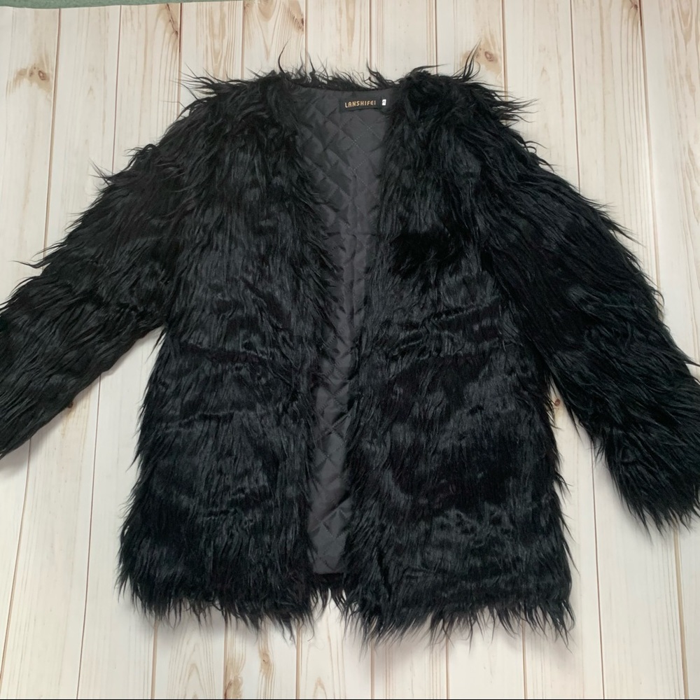 NWOT Faux Feather Black Oversized Coat - Picture 2 of 6
